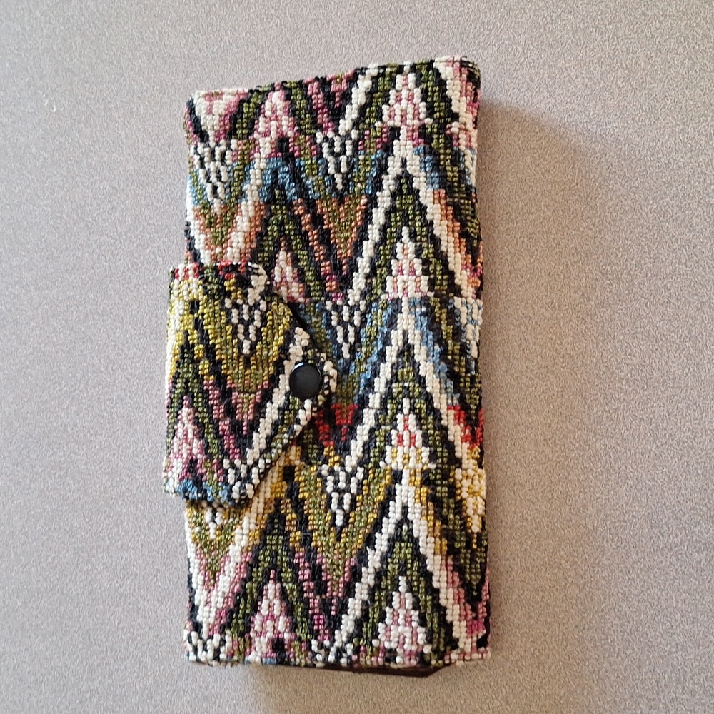 Vintage Tapestry Carpet Multi-color Bi-fold Leather Wallet with Snap Closure